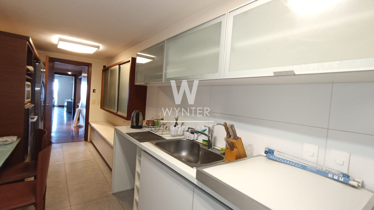 Apartamento ID.6098 - APARTAMENTO EN VENTA EN EL GOLF, 4 DORMTIROS Y SERVICIO. 