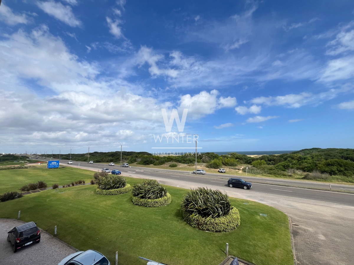 Apartamento ID.3620 - Apartamento en venta frente al mar - 3 suites y dep. de servicio