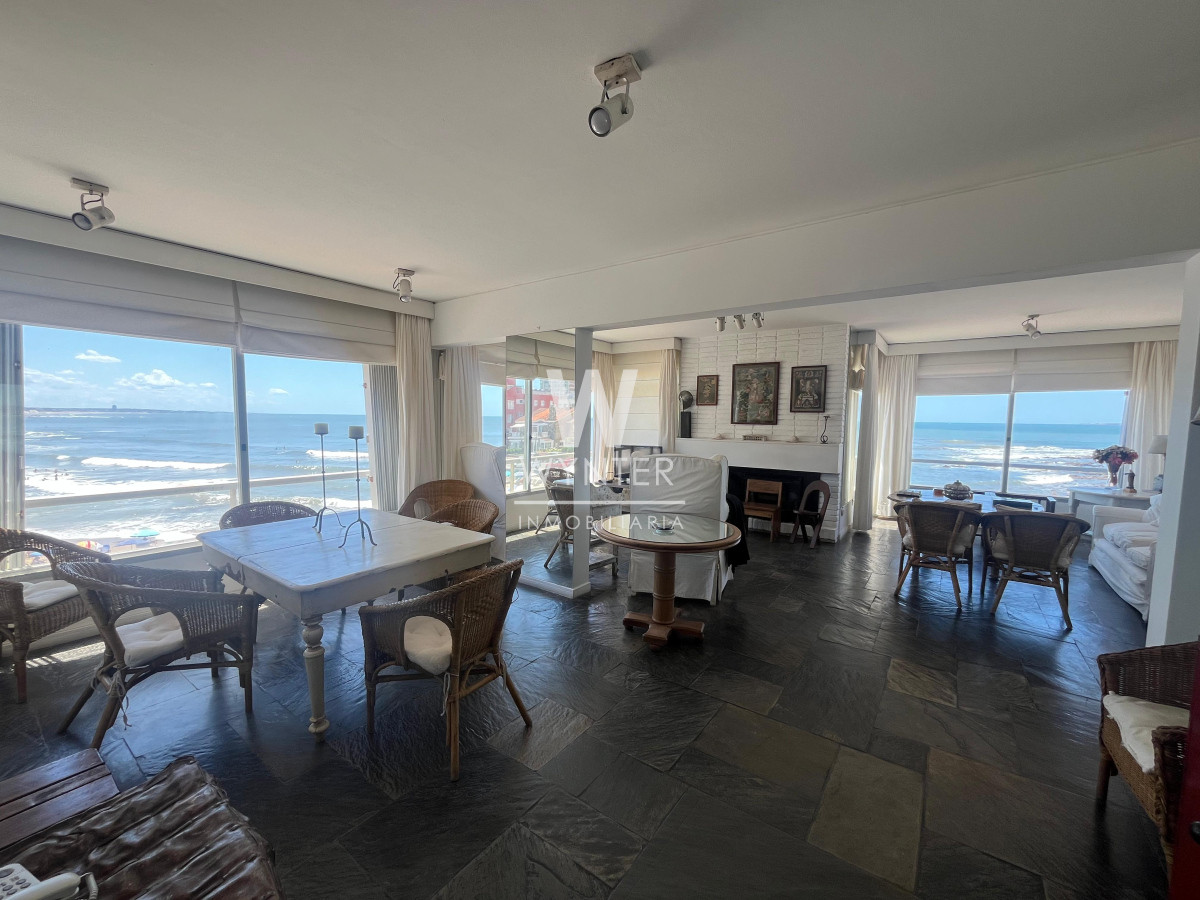 Apartamento ID.5443 - Apartamento en venta - Primera fila sobre el Emir