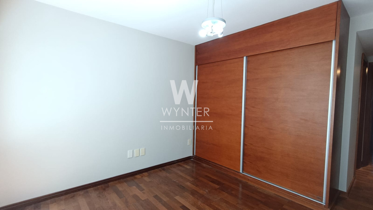 Apartamento ID.6098 - APARTAMENTO EN VENTA EN EL GOLF, 4 DORMTIROS Y SERVICIO. 