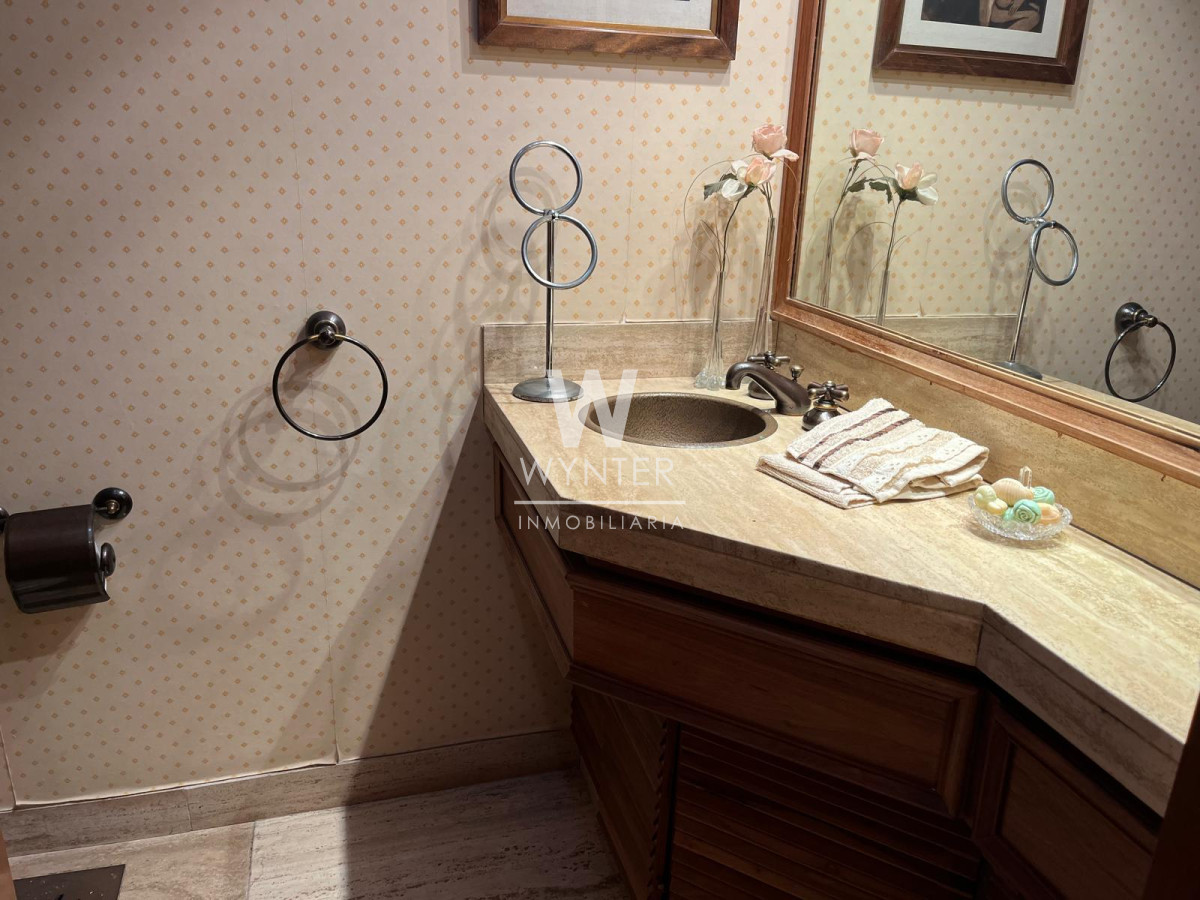 Apartamento ID.5266 - APARTAMENTO EN VENTA, RAMBLA GADNHI, 3 DORMITORIOS Y SERVICIO.