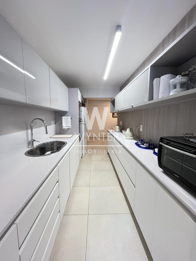 Apartamento ID.59 - Totalmente reciclado con hermosa vista a la bahía - 3 y dependencia de servicio