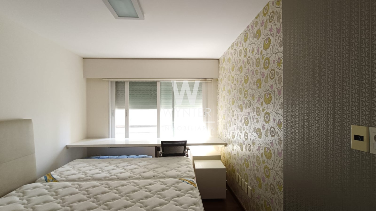 Apartamento ID.6098 - APARTAMENTO EN VENTA EN EL GOLF, 4 DORMTIROS Y SERVICIO. 