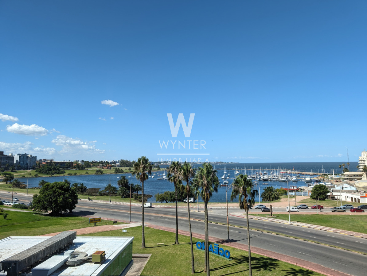 Apartamento ID.6293 - Edificio Panamericano, 3 dorm y servicio. En venta 