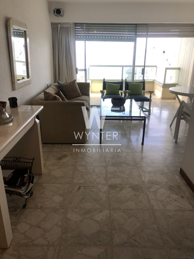 Apartamento ID.926 - Excelente apartamento reciclado con vista al mar - 3 Dorm