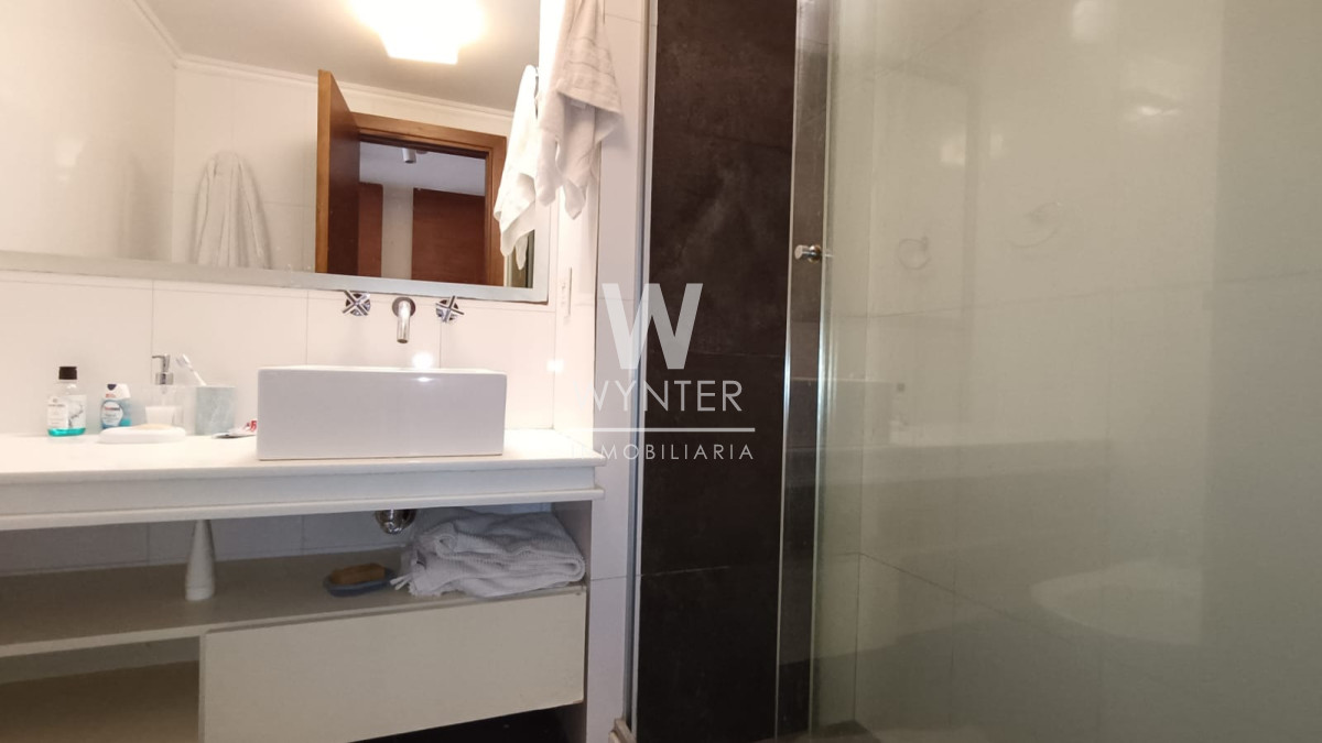 Apartamento ID.6098 - APARTAMENTO EN VENTA EN EL GOLF, 4 DORMTIROS Y SERVICIO. 