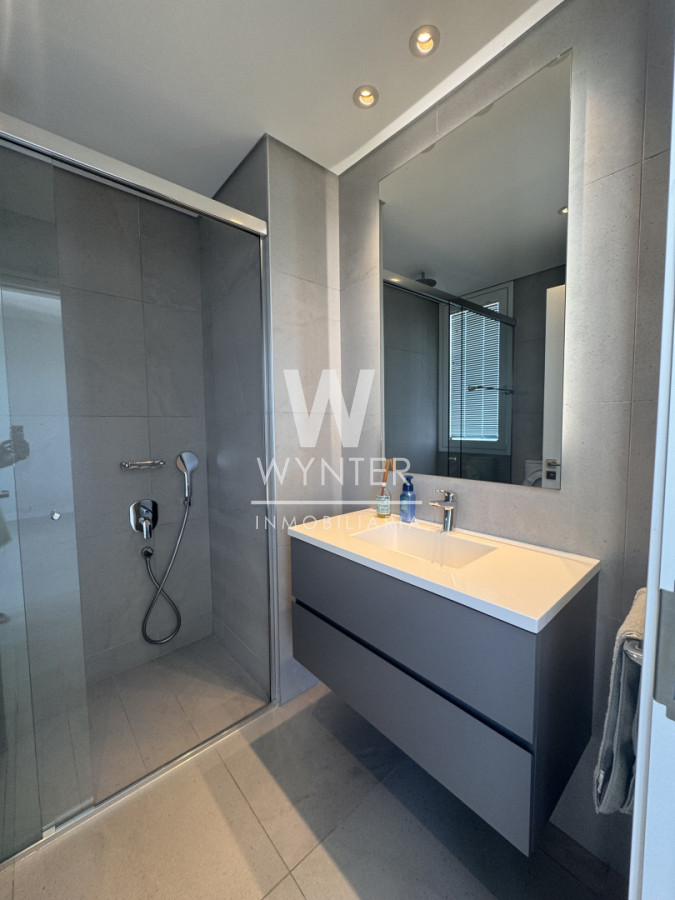 Apartamento ID.5299 - Apartamento en venta - Le Parc esquinero, piso muy alto!!!