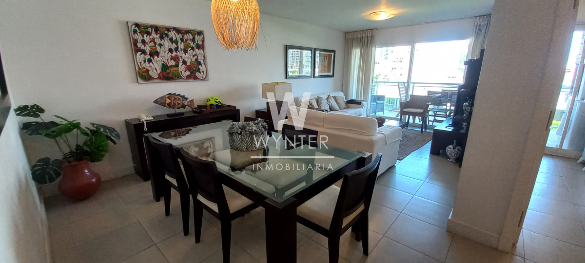 Apartamento ID.6042 - Torre Manhattan - Próximo Playa Brava y Mansa - 2 dormitorios