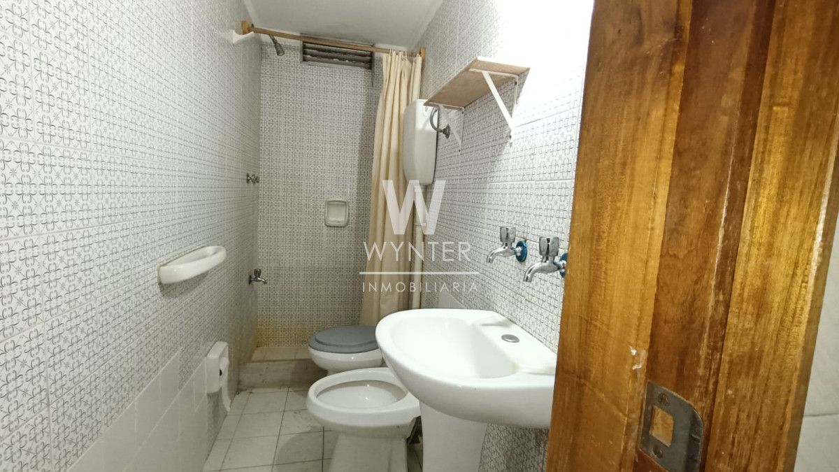 Apartamento ID.5266 - APARTAMENTO EN VENTA, RAMBLA GADNHI, 3 DORMITORIOS Y SERVICIO.