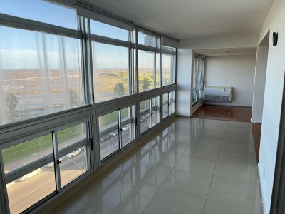 Venta, apartamento en Rambla, 3 dormitorios y servicio