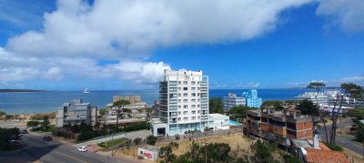 Excelente Complejo - 3 dormitorios con vista al mar en edificio Fragata en alquiler