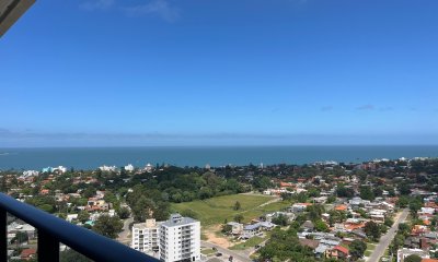 Apartamento en venta con renta anual, 1 dormitorio con inmejorables vistas.