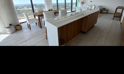 Surfside - 1 suite + den