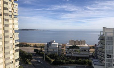Excelente apartamento reciclado con vista al mar - 3 Dorm