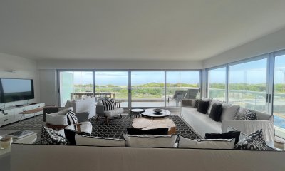 Apartamento en venta frente al mar - 3 suites y dep. de servicio