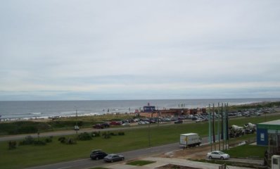 Torre Lobos.  Primera fila, hermosa vista, 3 suites y dep.
