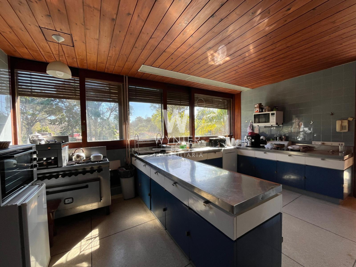 Casa ID.5918 - Casa en venta en San Rafael con 3.590 m2 - 11 suites