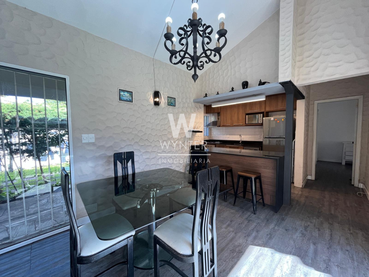 Casa ID.674 - Casa paradas Playa Mansa - 4 y dependencia