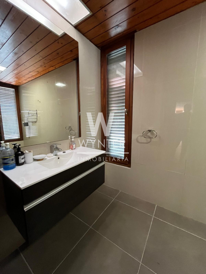 Casa ID.5918 - Casa en venta en San Rafael con 3.590 m2 - 11 suites