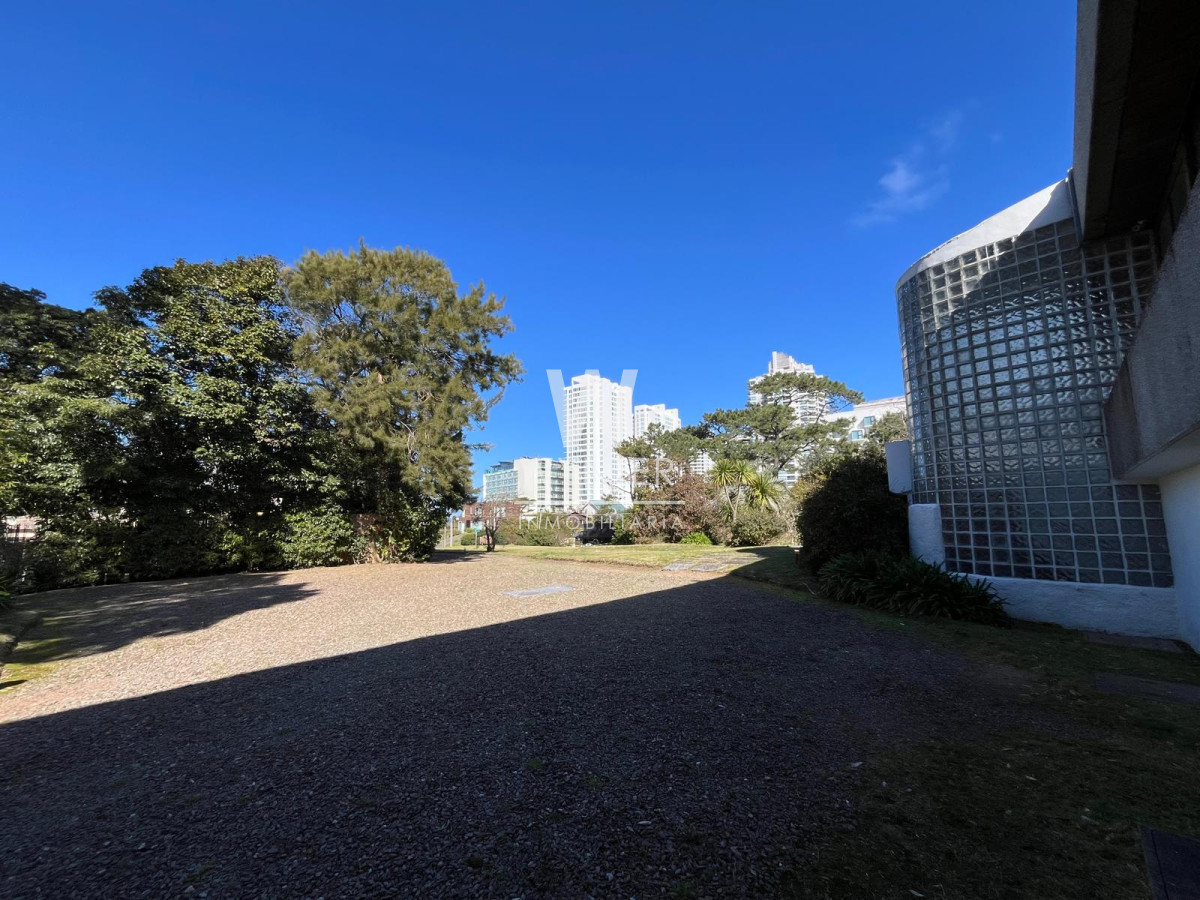 Casa ID.5918 - Casa en venta en San Rafael con 3.590 m2 - 11 suites