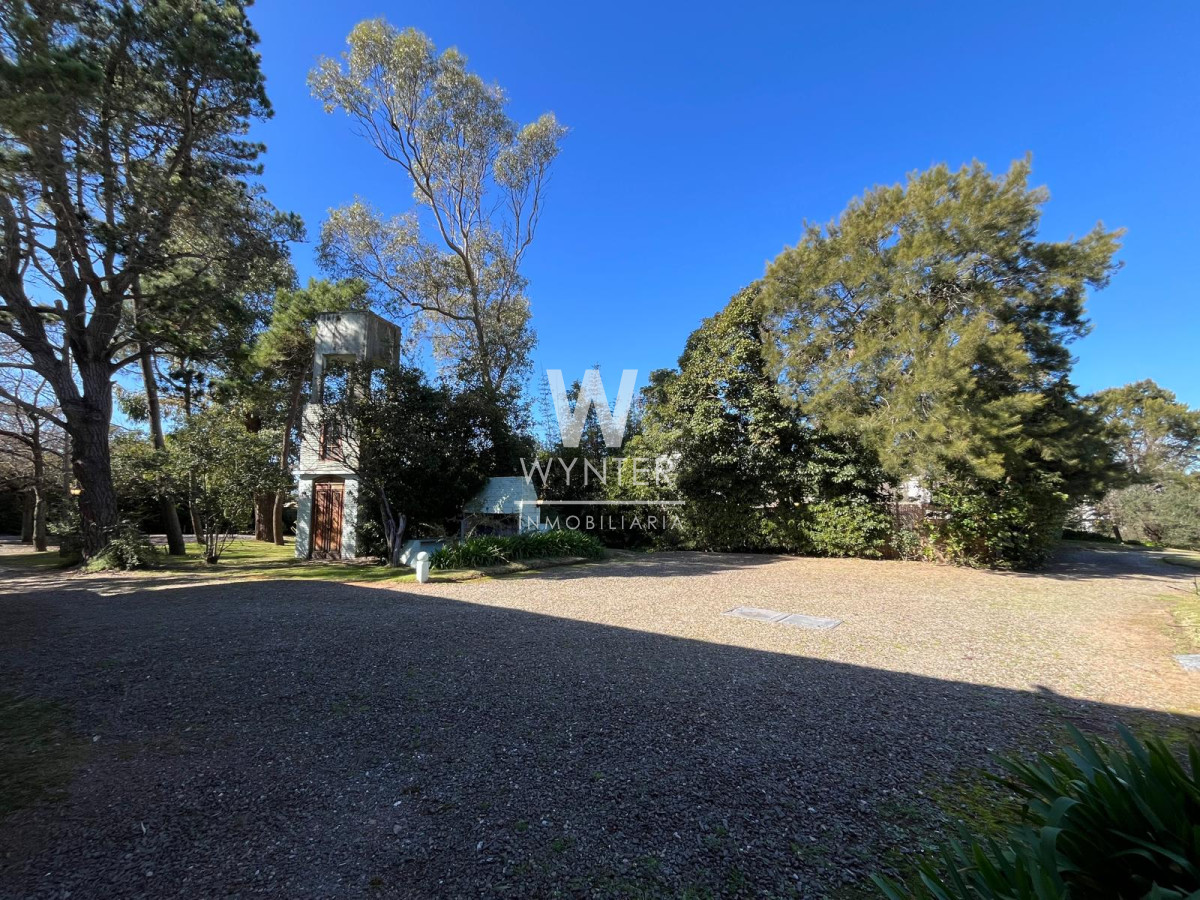 Casa ID.5918 - Casa en venta en San Rafael con 3.590 m2 - 11 suites