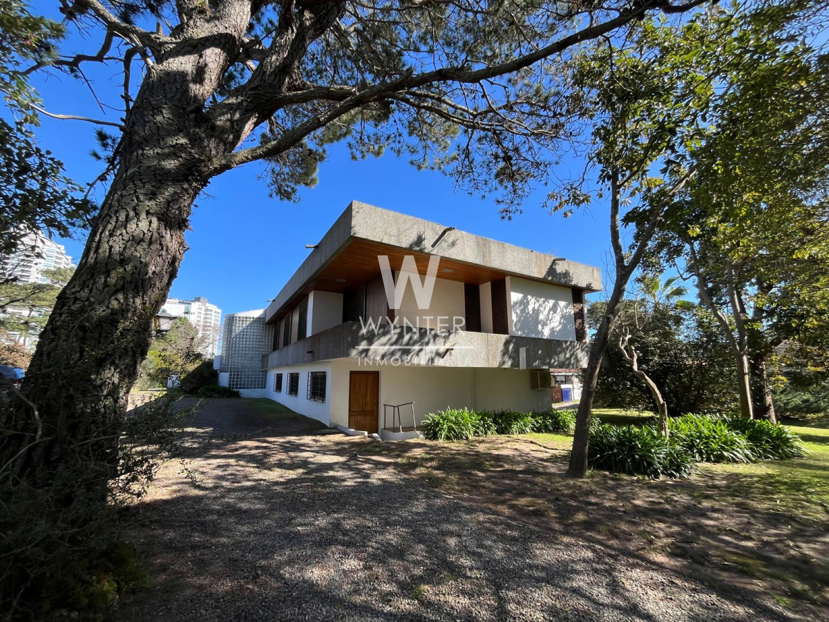 Casa ID.5918 - Casa en venta en San Rafael con 3.590 m2 - 11 suites