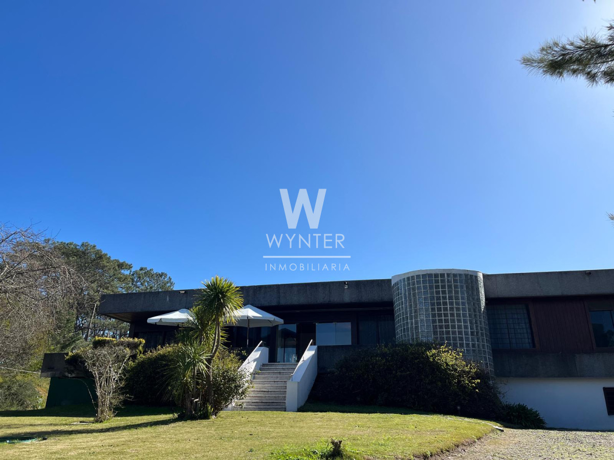 Casa ID.5918 - Casa en venta en San Rafael con 3.590 m2 - 11 suites