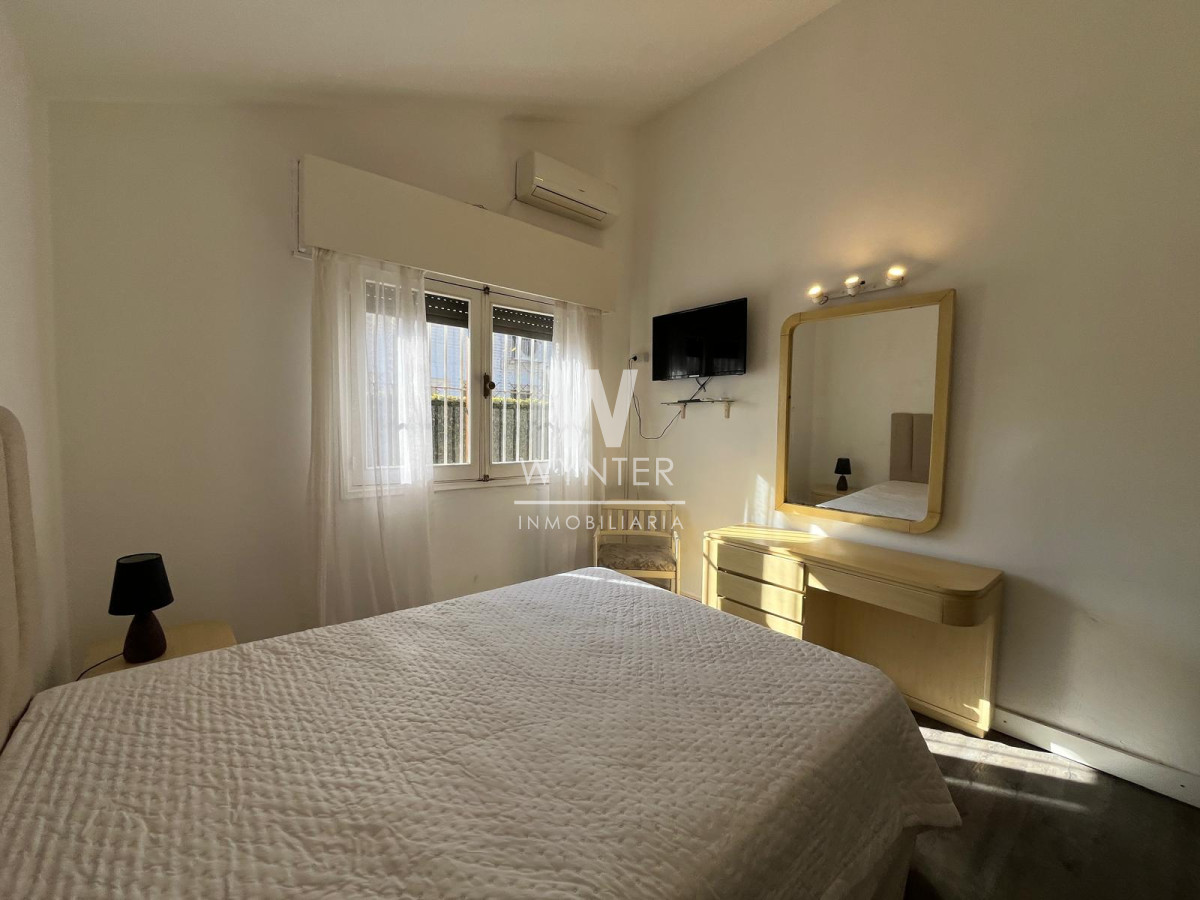 Casa ID.674 - Casa paradas Playa Mansa - 4 y dependencia