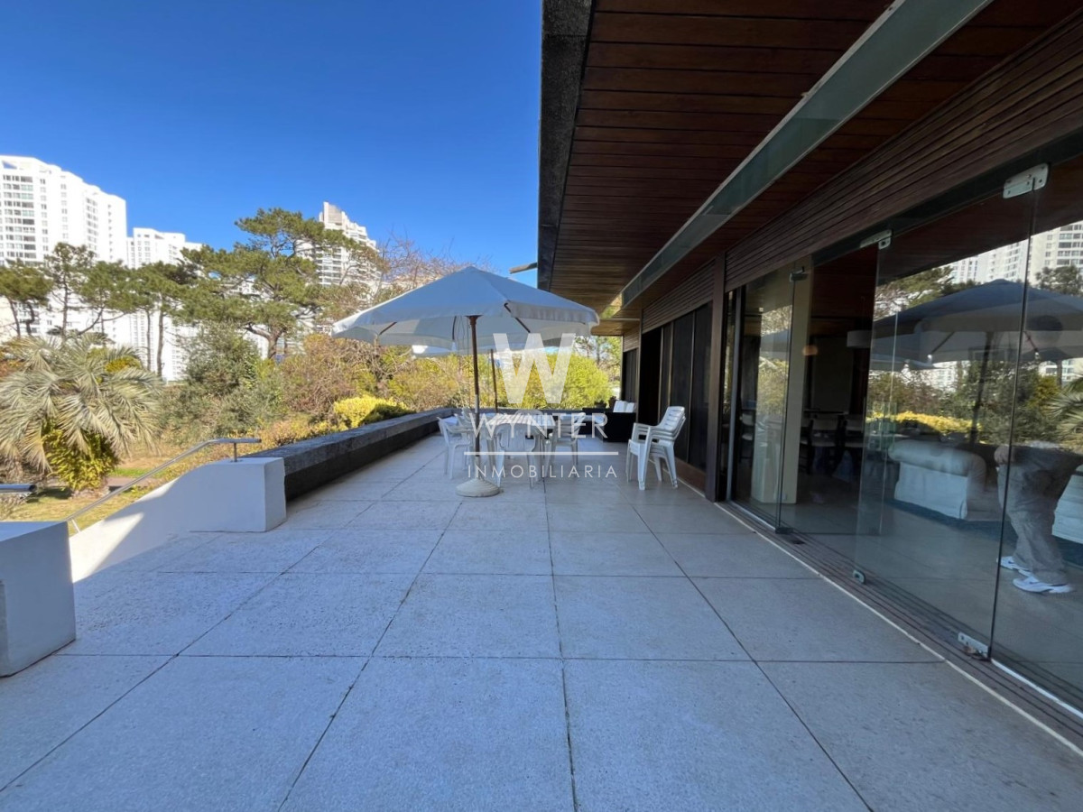 Casa ID.5918 - Casa en venta en San Rafael con 3.590 m2 - 11 suites