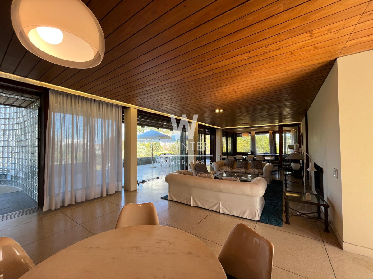 Casa ID.5918 - Casa en venta en San Rafael con 3.590 m2 - 11 suites