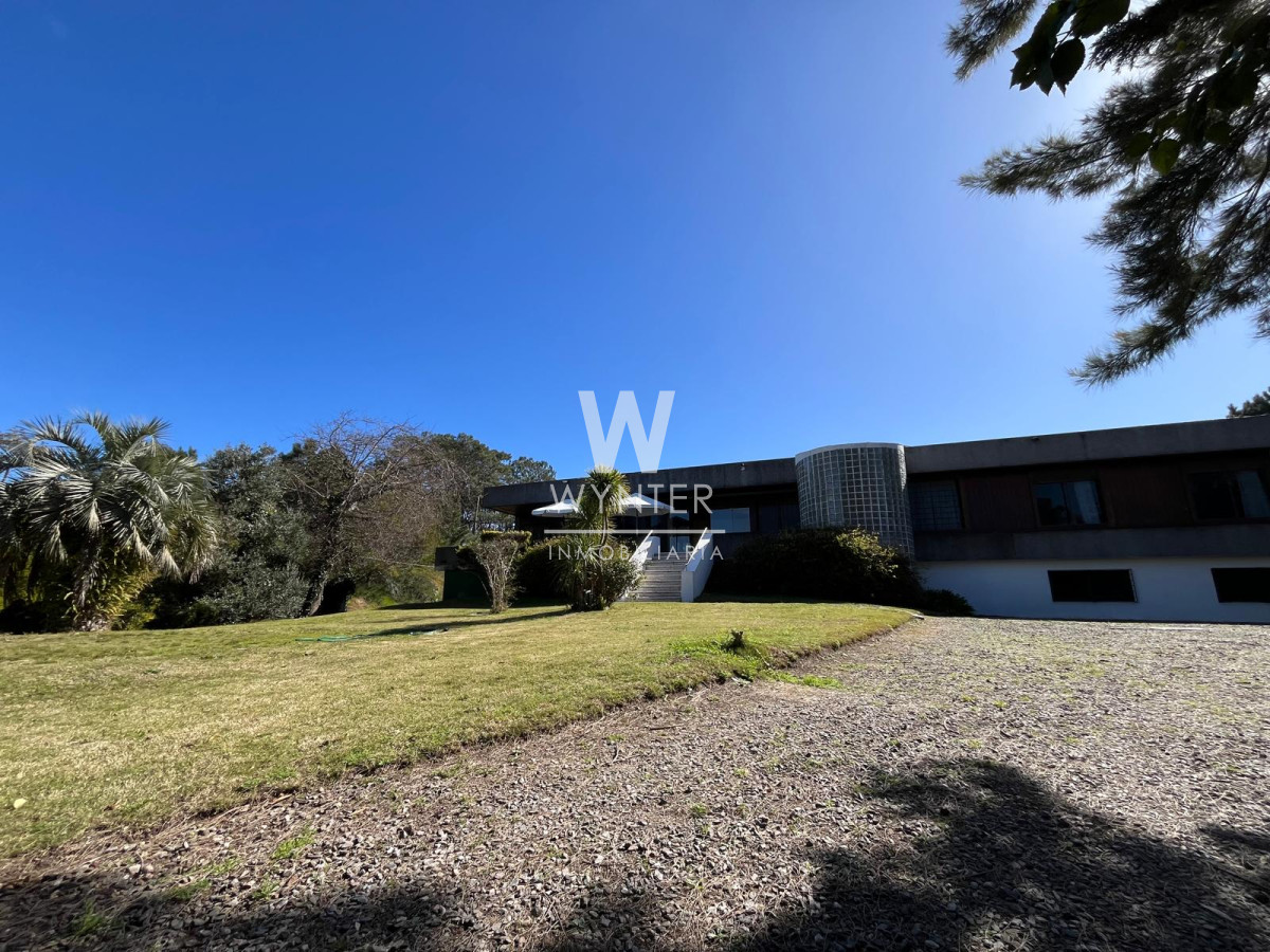 Casa ID.5918 - Casa en venta en San Rafael con 3.590 m2 - 11 suites