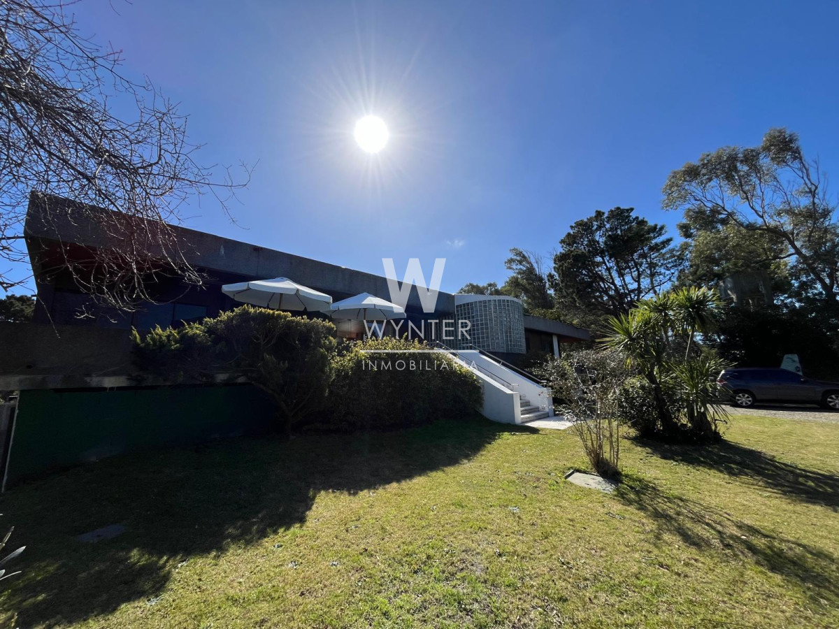 Casa ID.5918 - Casa en venta en San Rafael con 3.590 m2 - 11 suites