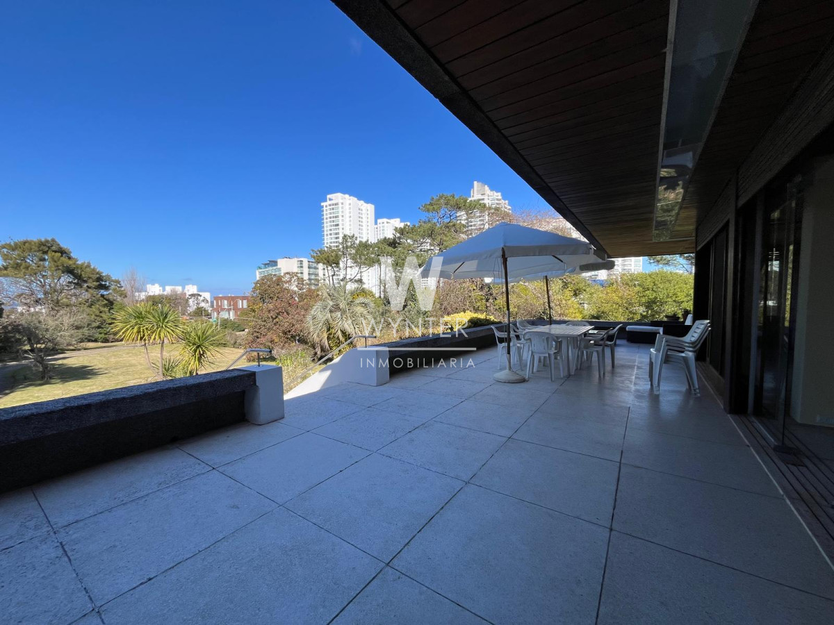 Casa ID.5918 - Casa en venta en San Rafael con 3.590 m2 - 11 suites