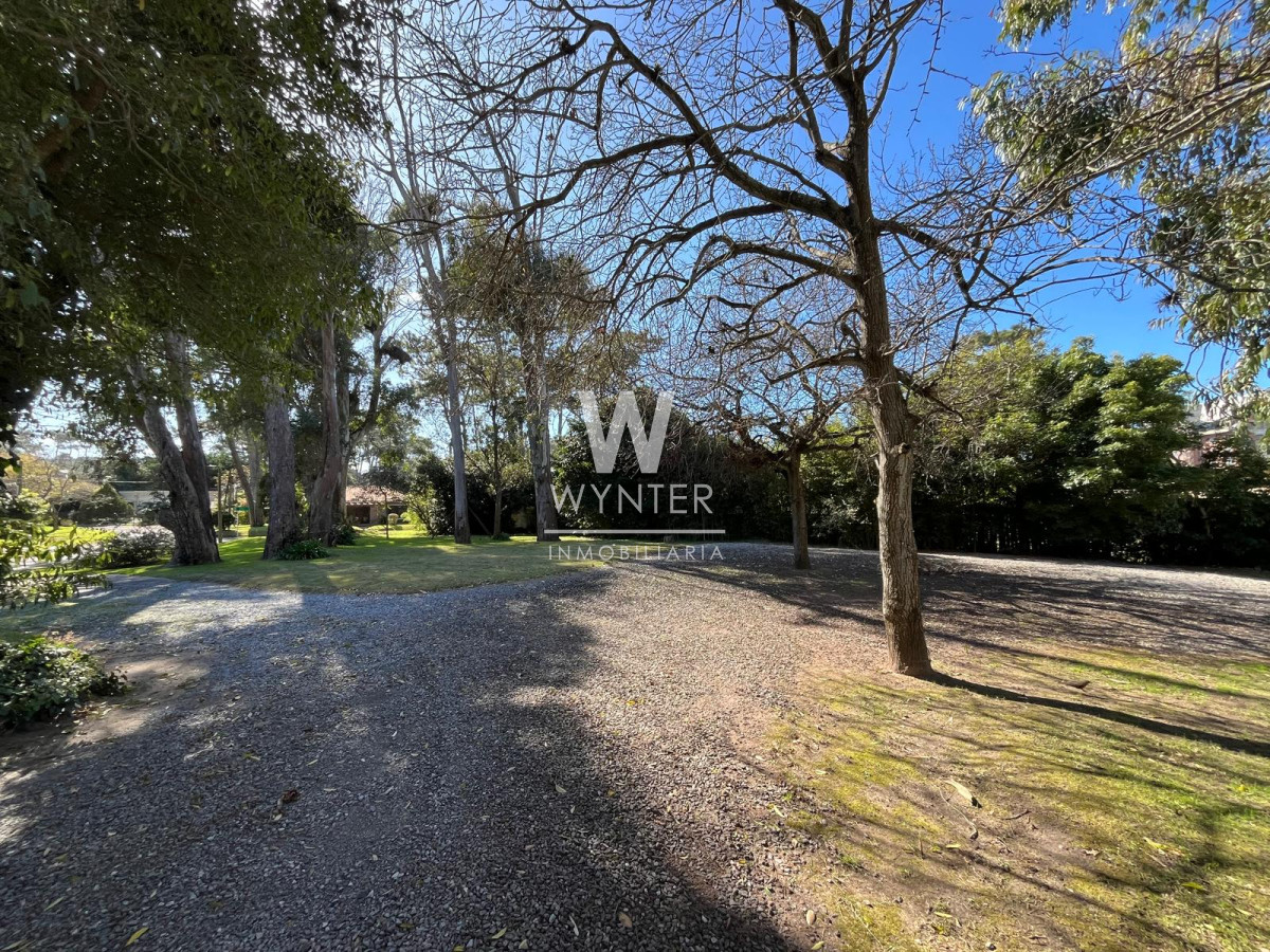 Casa ID.5918 - Casa en venta en San Rafael con 3.590 m2 - 11 suites