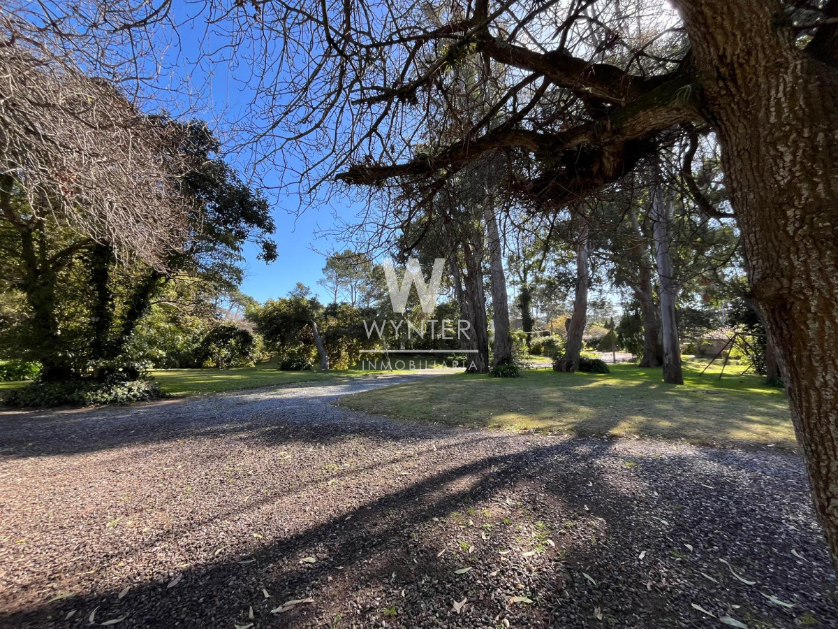 Casa ID.5918 - Casa en venta en San Rafael con 3.590 m2 - 11 suites