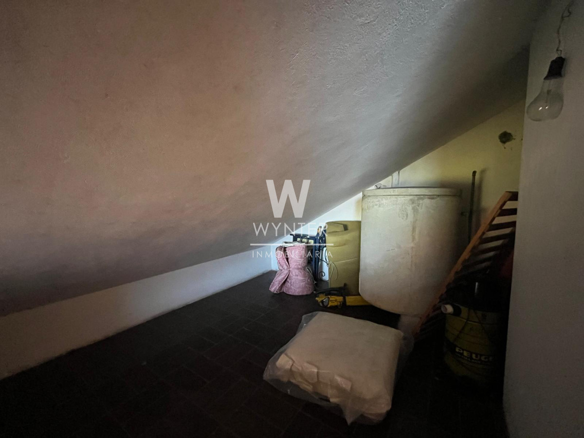 Casa ID.5635 - Casa en venta con doble frente sobre Av. Córdoba y Boulevar Artigas, apta para uso comercial. 