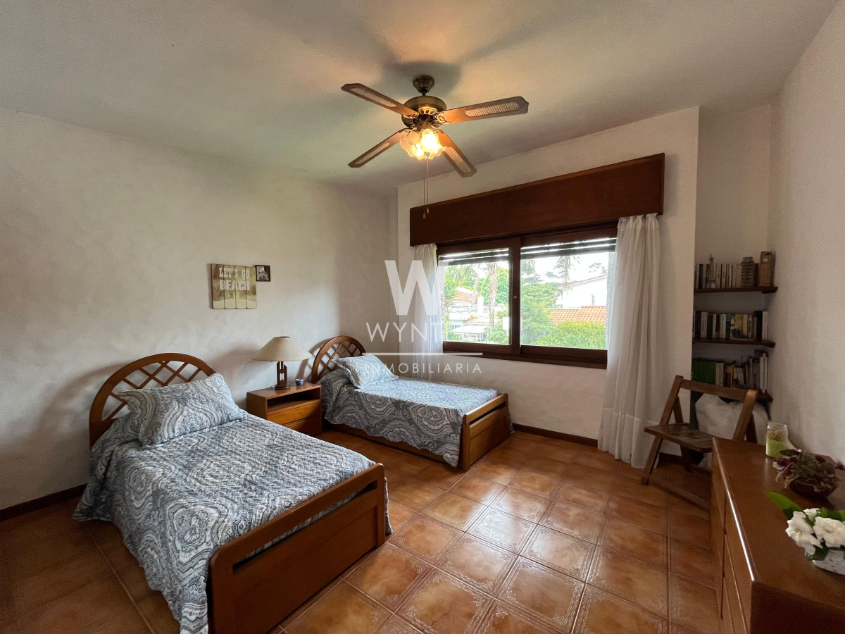 Casa ID.5391 - Casa en venta - A pasos de la Playa Mansa