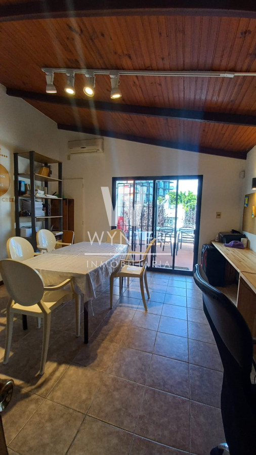Casa ID.5350 - CASA EN VENTA, CON RENTA. POCITOS 