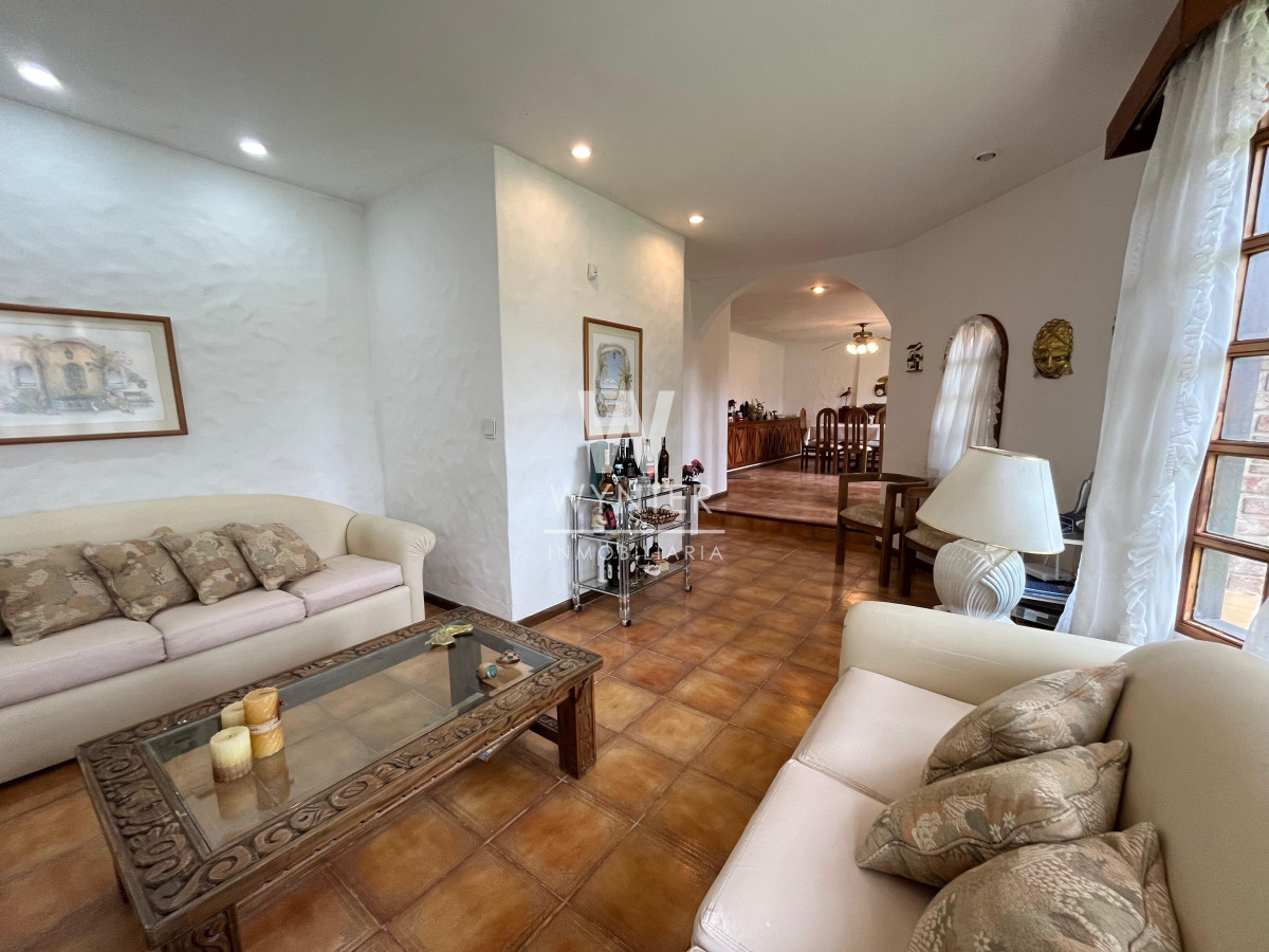 Casa ID.5391 - Casa en venta - A pasos de la Playa Mansa