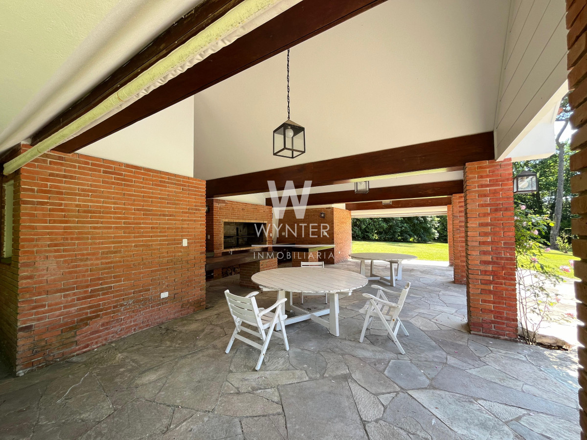 Casa ID.5283 - Casa en venta construida por el Arq. Arturo Dubourg