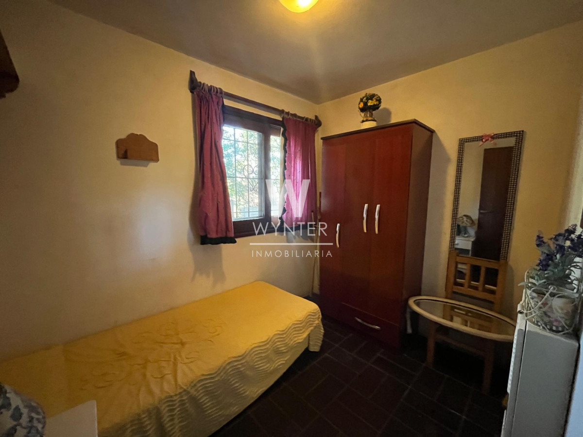 Casa ID.5635 - Casa en venta con doble frente sobre Av. Córdoba y Boulevar Artigas, apta para uso comercial. 
