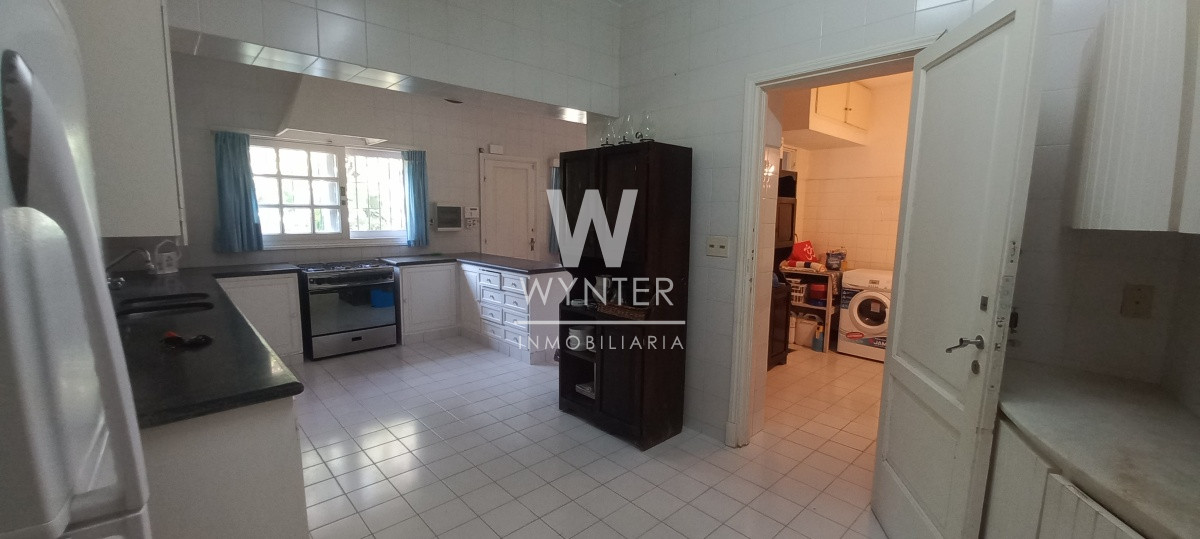 Casa ID.3755 - Excelente casa a 1 cuadra del mar con un hermoso parque de 3.550 m2