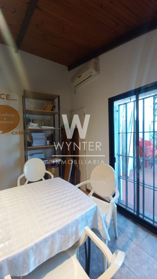 Casa ID.5350 - CASA EN VENTA, CON RENTA. POCITOS 