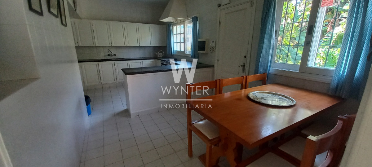 Casa ID.3755 - Excelente casa a 1 cuadra del mar con un hermoso parque de 3.550 m2