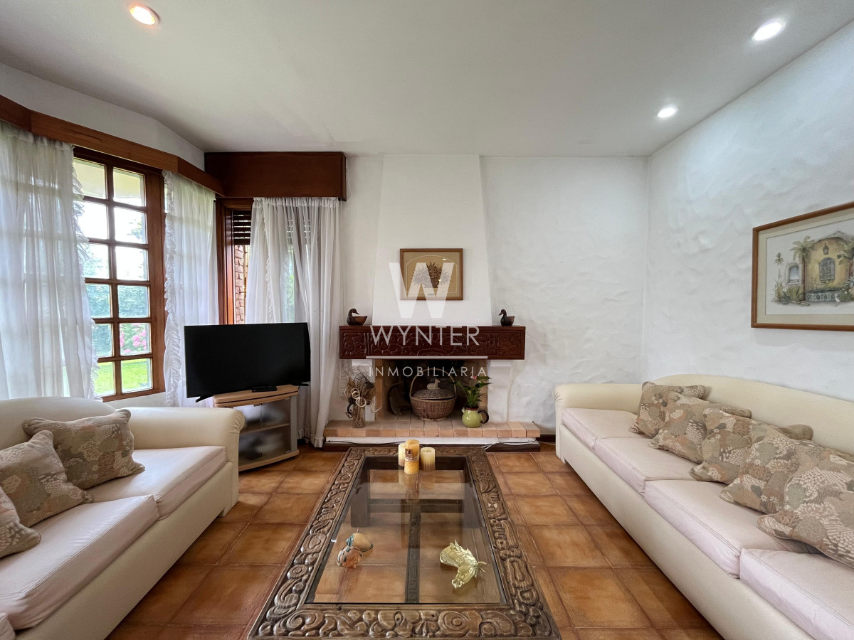 Casa ID.5391 - Casa en venta - A pasos de la Playa Mansa