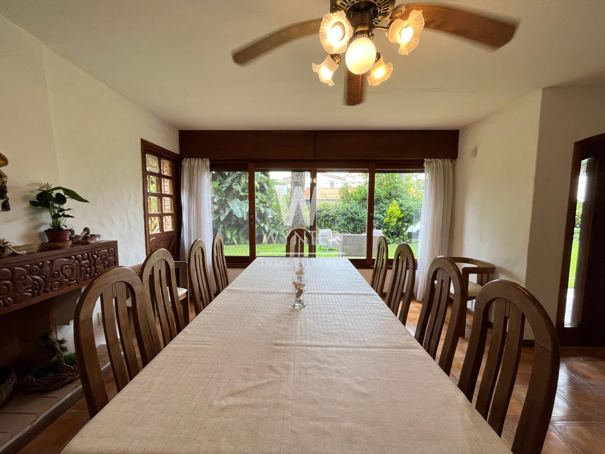 Casa ID.5391 - Casa en venta - A pasos de la Playa Mansa