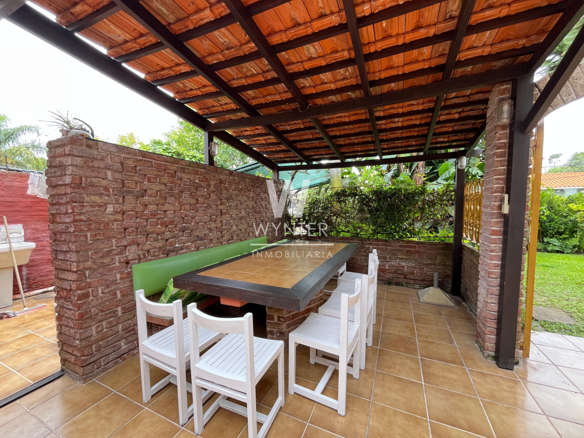 Casa ID.5391 - Casa en venta - A pasos de la Playa Mansa