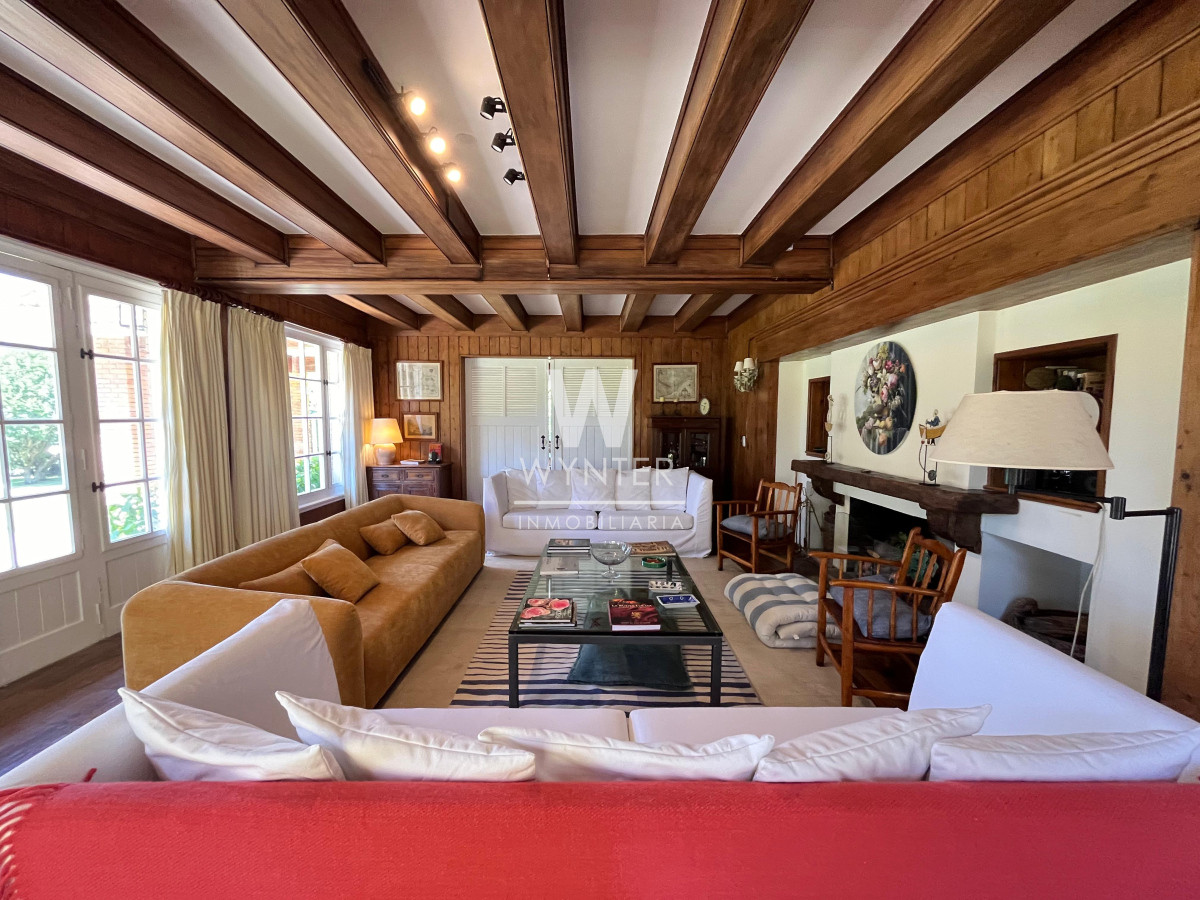 Casa ID.5283 - Casa en venta construida por el Arq. Arturo Dubourg