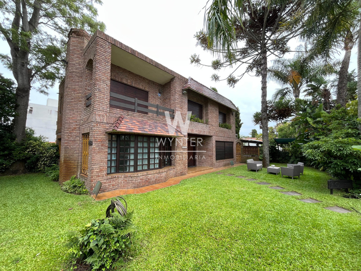 Casa ID.5391 - Casa en venta - A pasos de la Playa Mansa