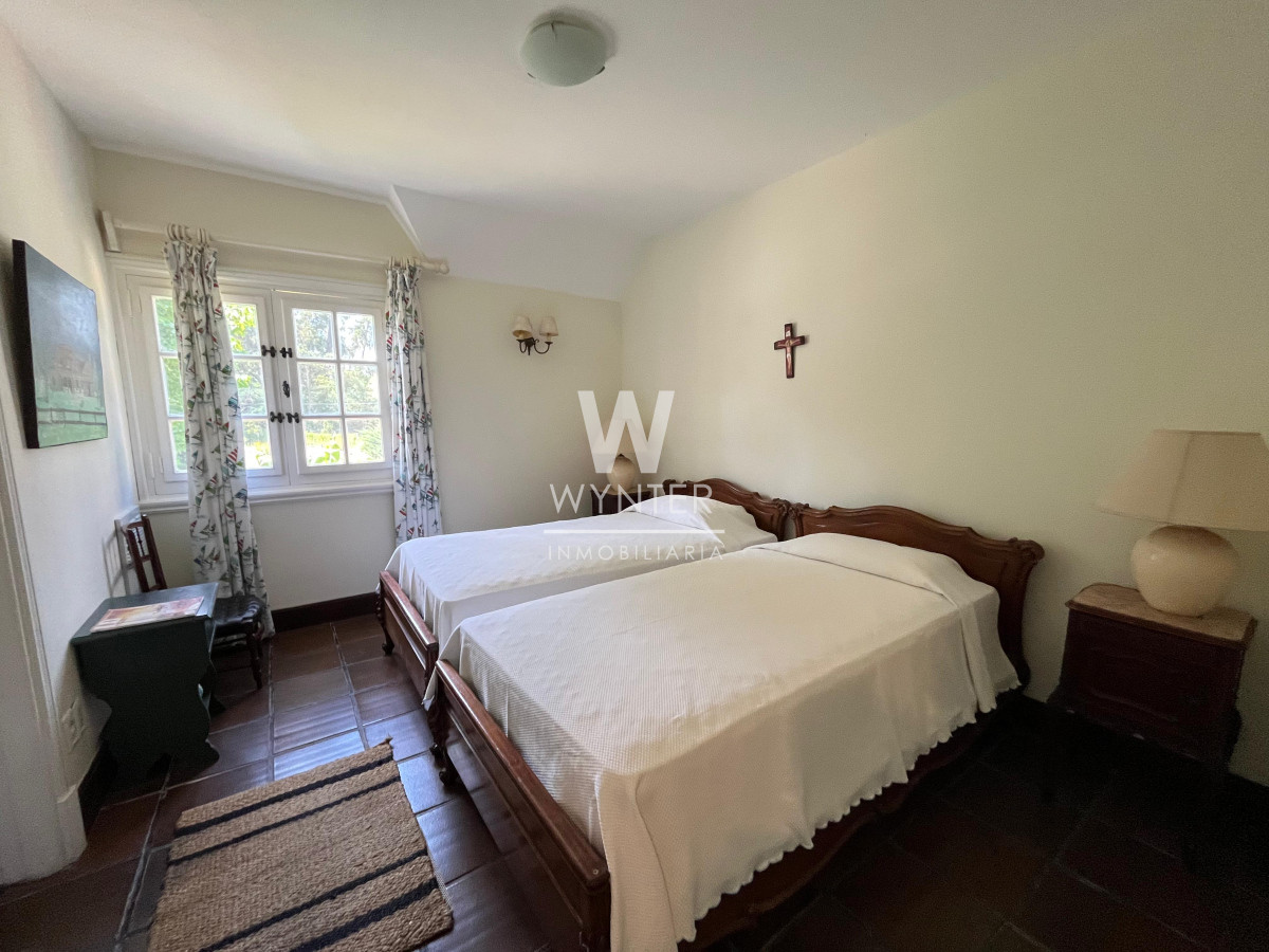 Casa ID.5283 - Casa en venta construida por el Arq. Arturo Dubourg